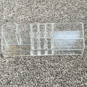 Acrylic makeup organizer/ container/holder (clear plastic)